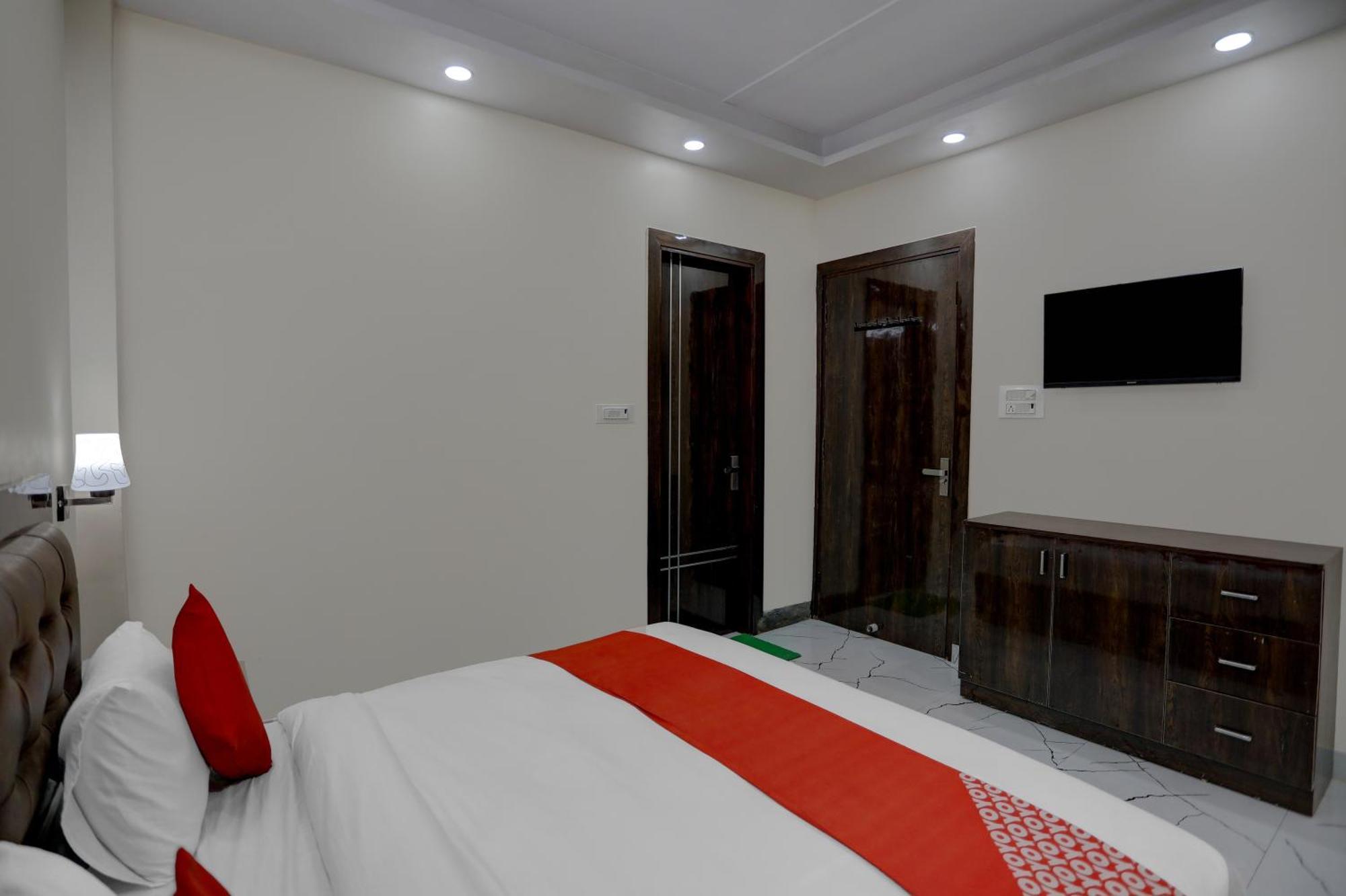 Hotel O Diamond Inn Нью-Дели Экстерьер фото